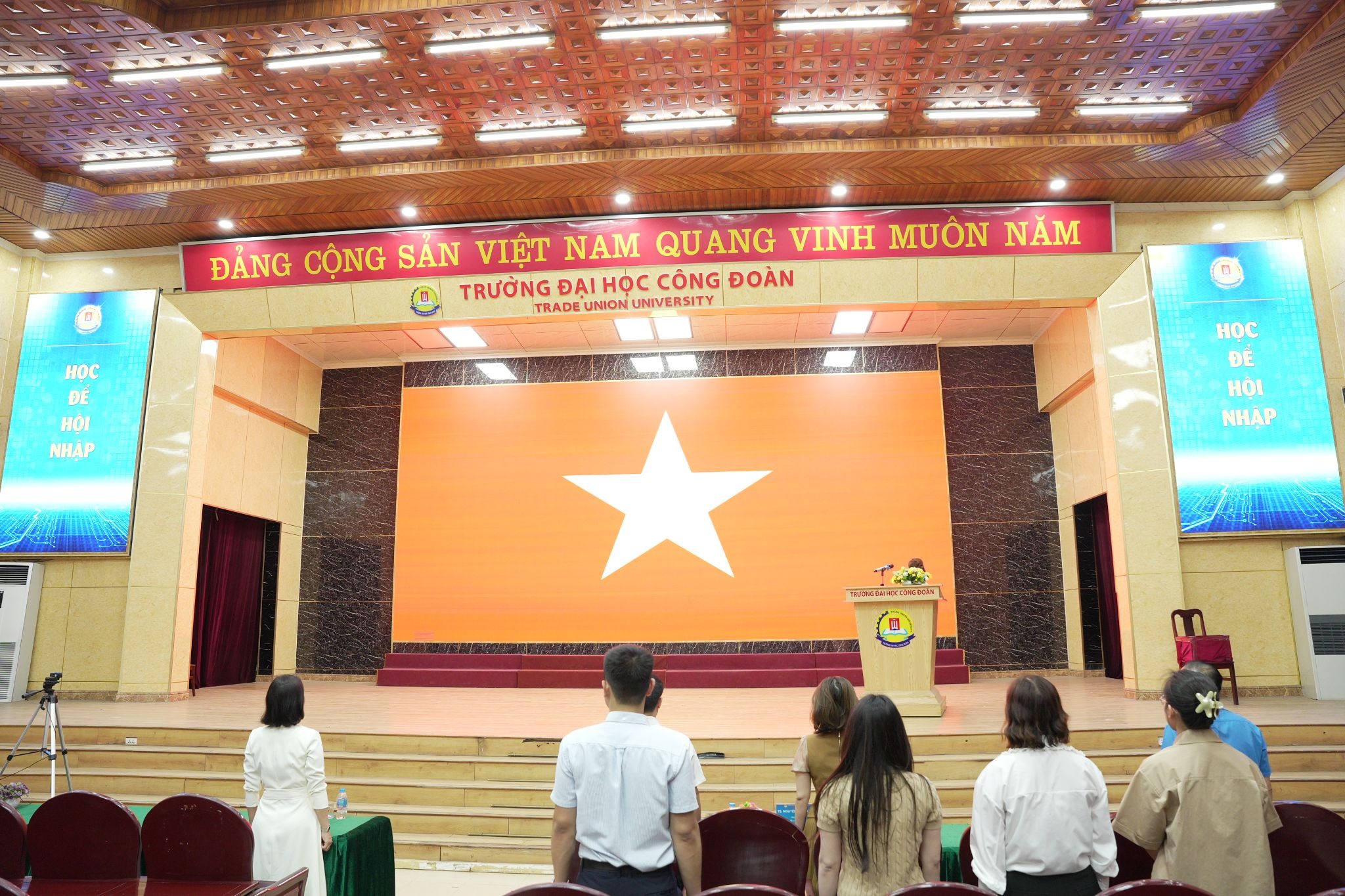 Lễ khai giảng lớp bồi dưỡng lý luận và nghiệp vụ công tác công đoàn– k.295