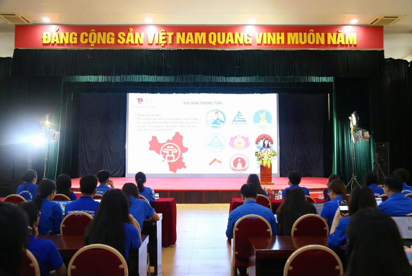 Tuổi trẻ Trường Đại học Công đoàn tham gia tập huấn cán bộ đoàn, hội năm 2026 và vinh dự nhận bằng khen của Thành đoàn Hà Nội