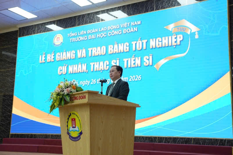 Hơn 1.800 tân cử nhân, thạc sĩ và tiến sĩ nhận bằng tại lễ bế giảng năm 2026 của Trường Đại học Công đoàn