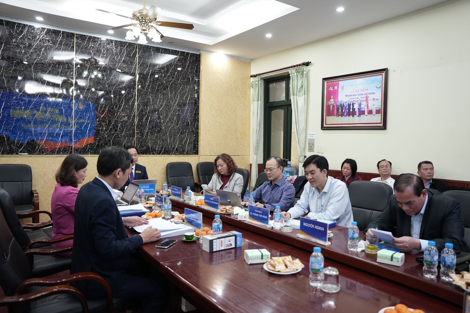 Nghiên cứu sinh Trương Thị Yến Nhi bảo vệ thành công Luận án Tiến sĩ ngành Quản trị nhân lực. 