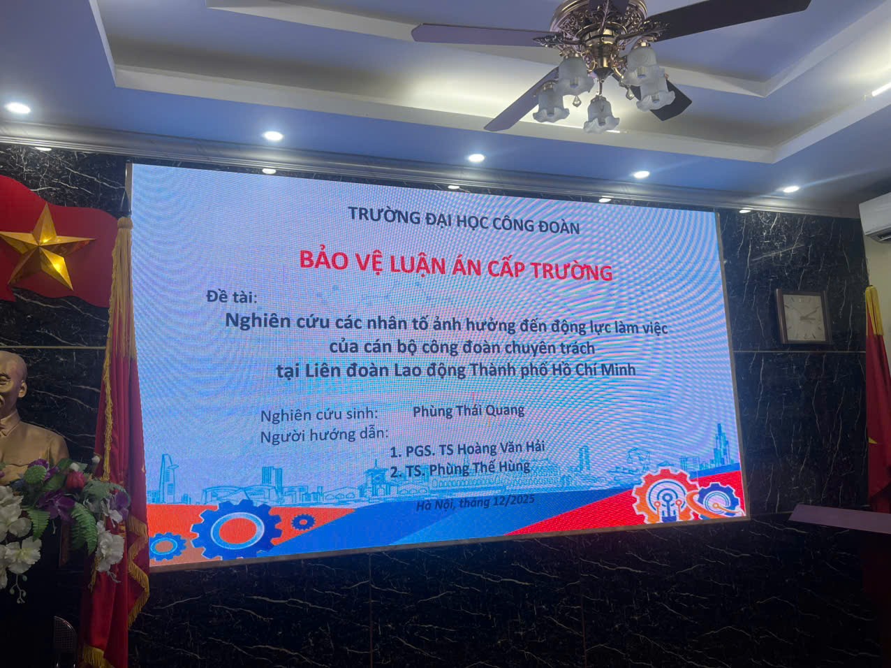 Nghiên cứu sinh Phùng Thái Quang bảo vệ thành công Luận án Tiến sĩ cấp trường